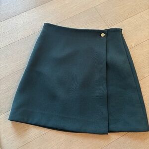 Babaton size 0 skirt